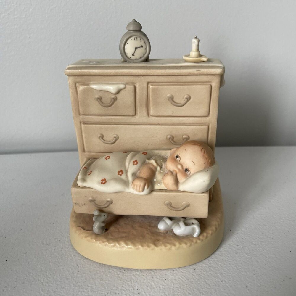 Vtg 1992 Enesco Memories of Yesterday Baby 'Good Night & God Bless' Figurine